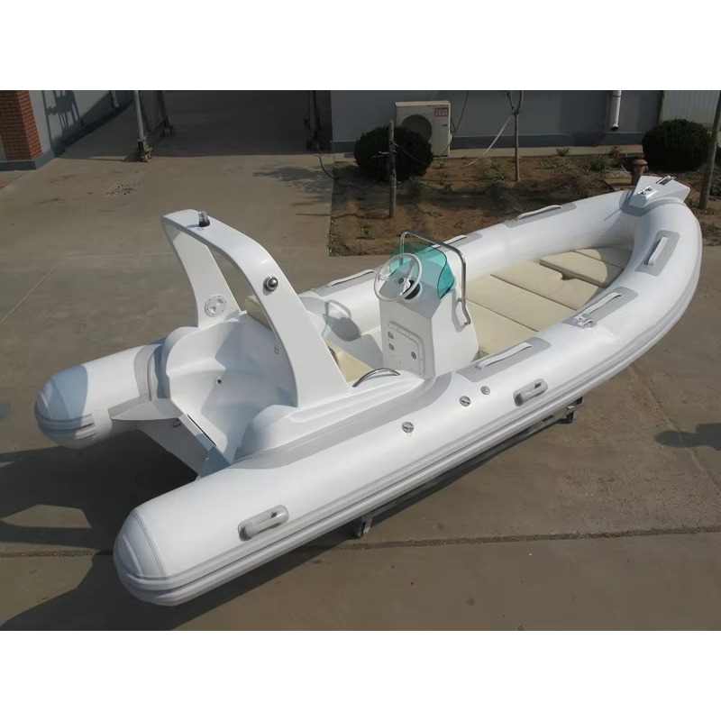 RIB520C 6-Person Center Consol - Outdoor Sports Center review and price